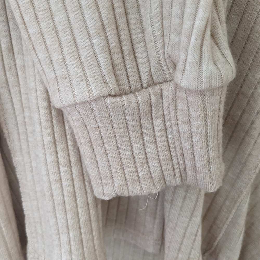 Sweater - Picture 2 of 4